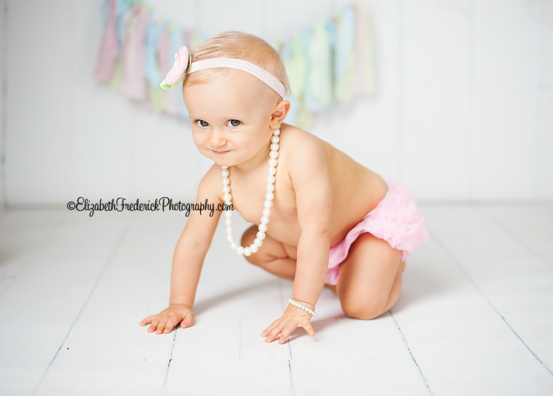 Cute Baby | CT Infant PHotographer | Elizabeth Frederck Photographer | CT Photography | www.ElizabethFrederickPhotography.com