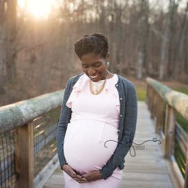 Maternity session bridge | Spring Maternity Session | Pregnancy Photography | CT Maternity Photographer Elizabeth Frederick Photography www.elizabethfrederickphotography.com
