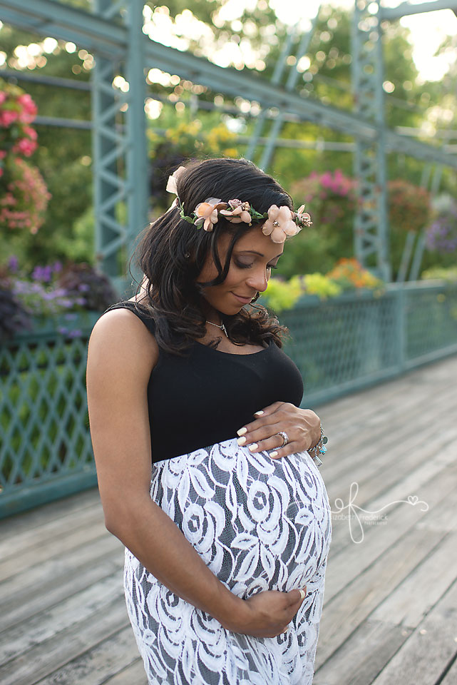 Simsbury Flower Bridge Maternity Pregnancy Photography Session | CT Maternity Photographer Elizabeth Frederick Photography