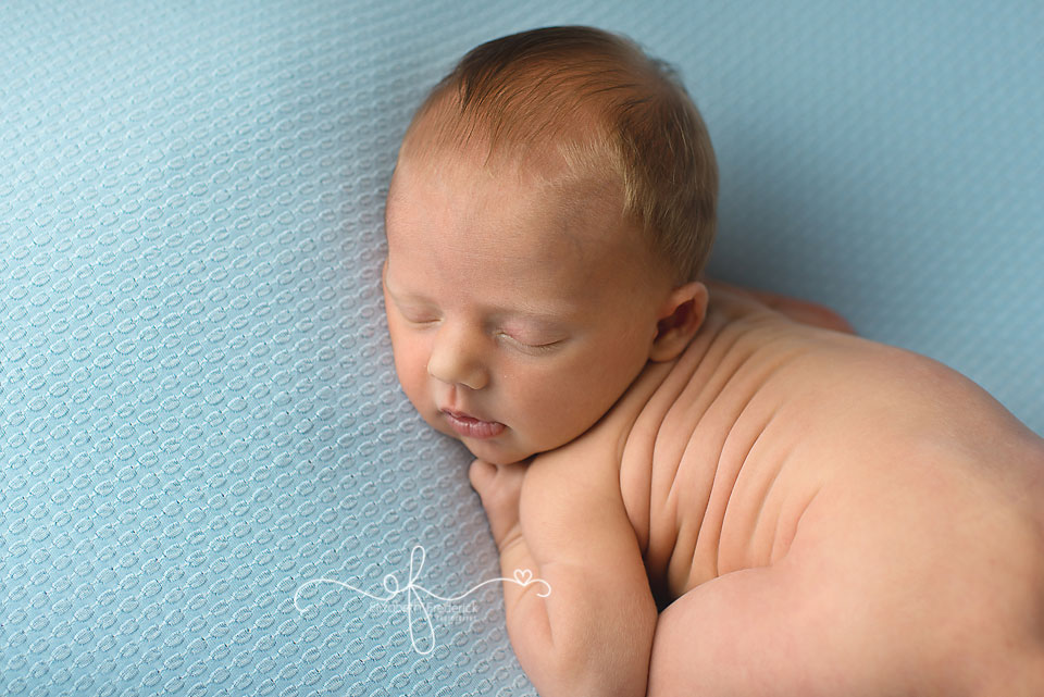 Baby Blue Newborn Photography Session | Powder Blue | Froggy Pose | Newsboy hat | Newborn Photography Inspiration | Newborn Photography Ideas | Newborn Photography session | CT Newborn Photographer Elizabeth Frederick Photography
