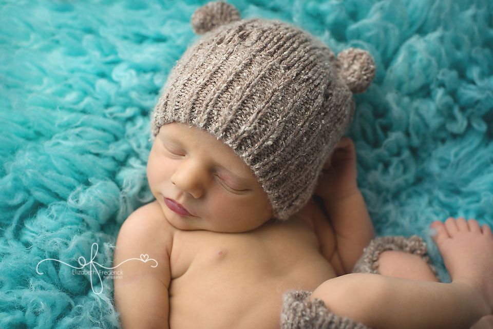 Newborn with Bear | Newborn Photography Inspiration | Newborn Photography Ideas | Newborn Photography session | CT Newborn Photographer Elizabeth Frederick Photography