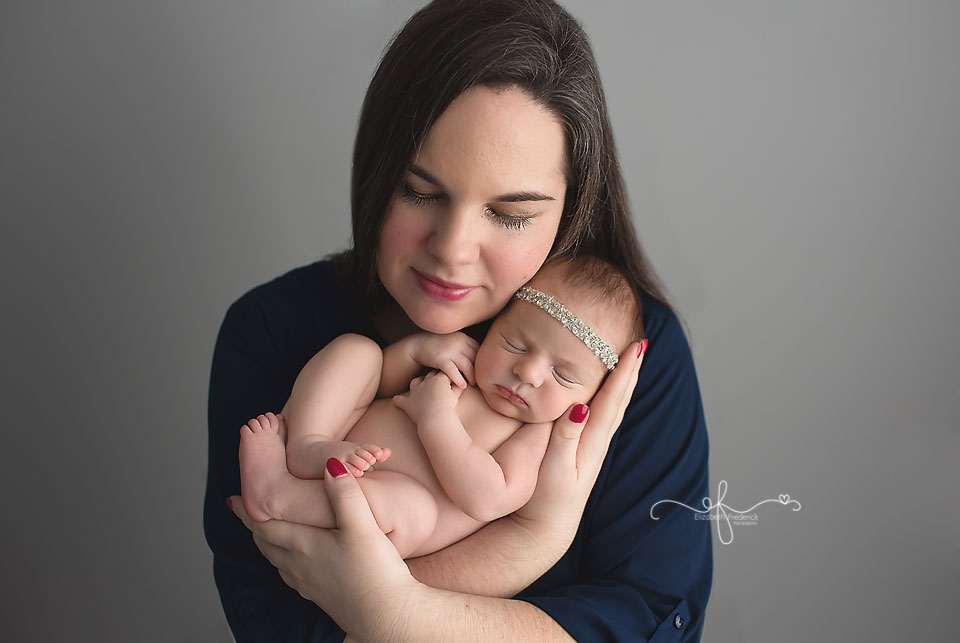 Mom with Newborn Pose | CT Newborn Photographer Elizabeth Frederick Photography