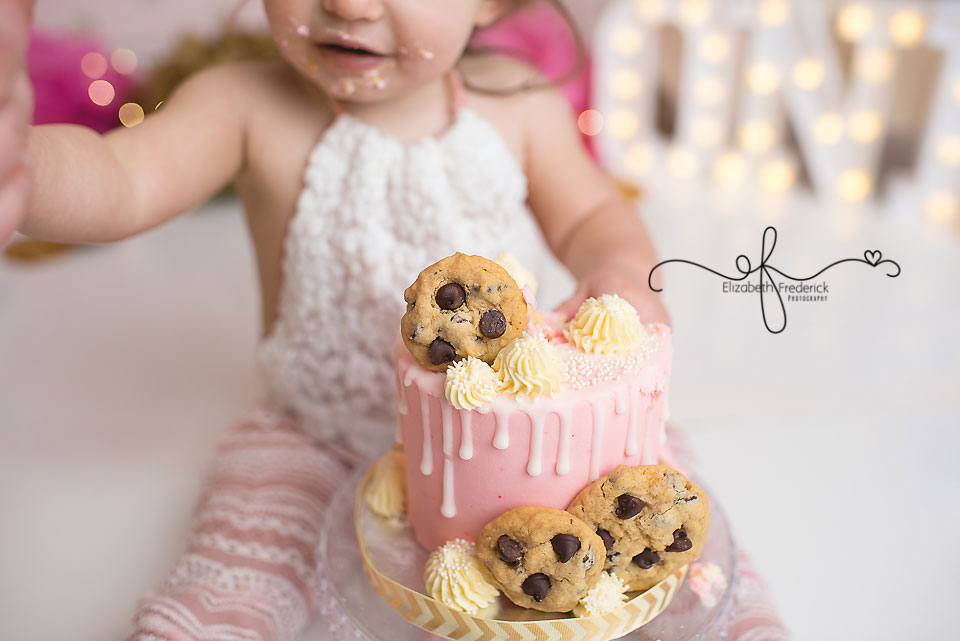 Cookies & Cream Smash Cake Photography Session | Meriden, CT Smash Cake Photographer | First Birthday Photography Session | Cookie monster Smash cake session