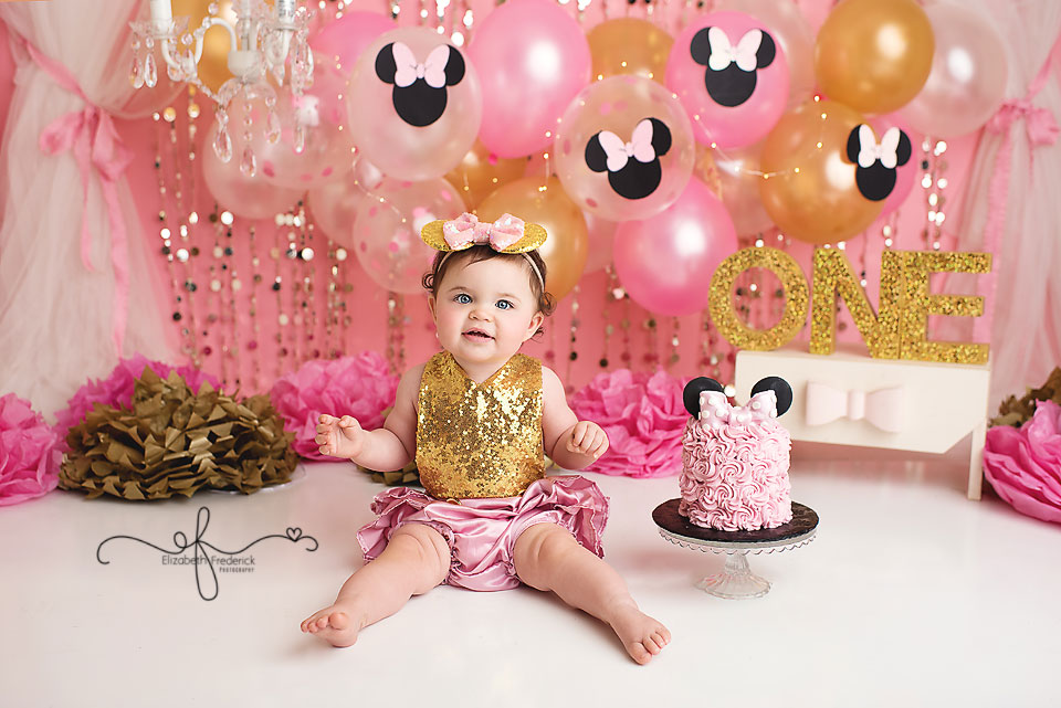 Minnie Mouse Glam Smash Cake Photography session First Birthday Photographer Elizabeth Frederick Photography