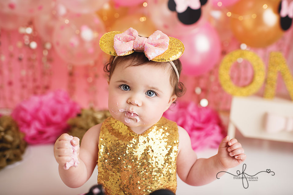 Minnie Mouse Glam Smash Cake Photography session First Birthday Photographer Elizabeth Frederick Photography