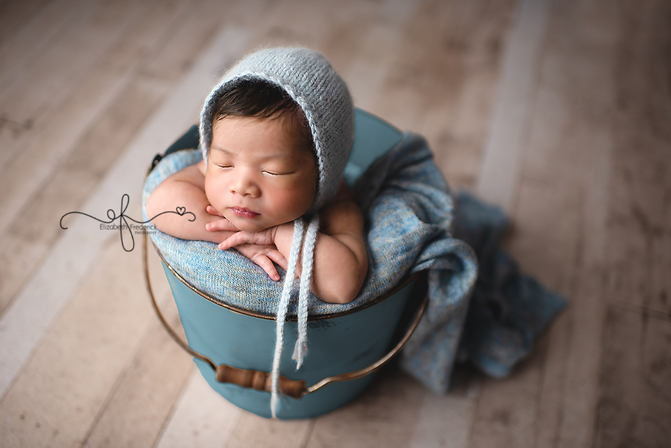 Newborn Bucket | CT Newborn Photographer Elizabeth Frederick Photography