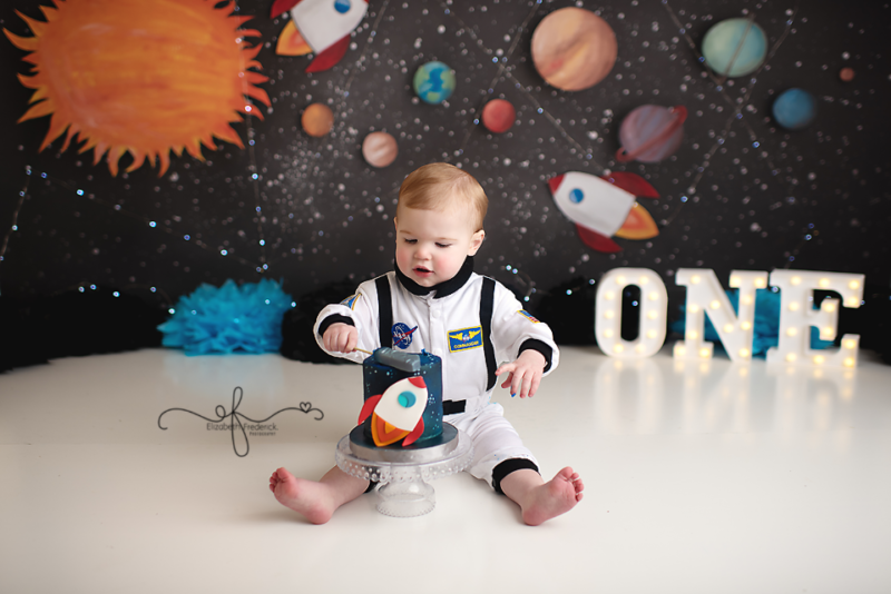 Space Astronaut Themed Smash Cake Photography Session | Space Astronaut First Birthday | CT Smash Cake Photographer Elizabeth Frederick Photography