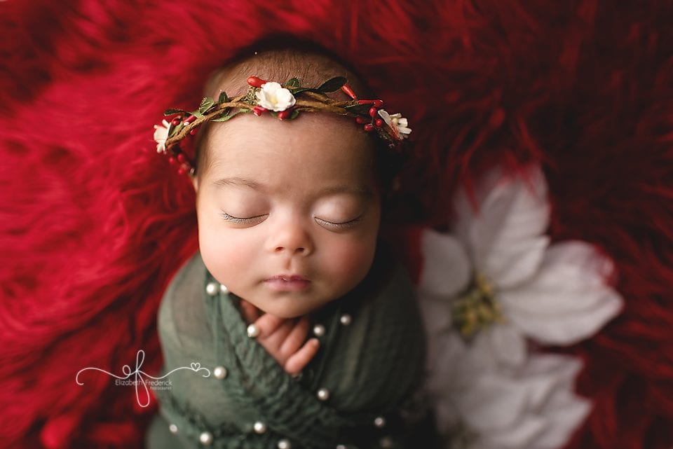Christmas Newborn Photography Ideas | CT Newborn Photography | CT Newborn Photographer Elizabeth Frederick Photograhy