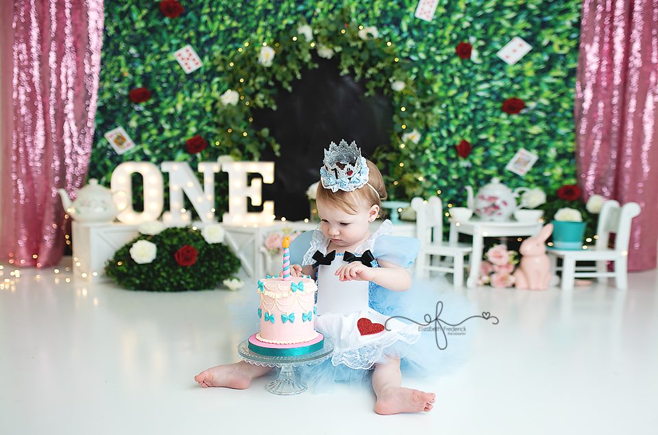 Alice in Wonderland CT Smash Cake Photography | CT Smash Cake Photographer Elizabeth Frederick Photography