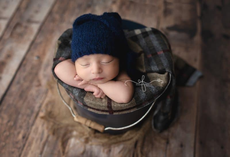 newborn in a bucket | CT newborn photographer Elizabeth Frederick Photography