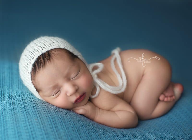Bum up newborn photography pose | CT Newborn Photographer Elizabeth Frederick Photography