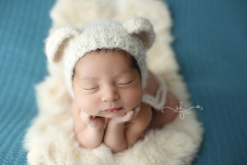 Froggy newborn pose | Hand on heads newborn pose | CT Newborn Photographer Elizabeth Frederick Photography