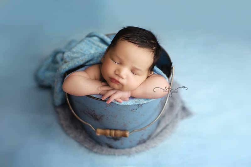 Newborn bucket pose | CT Newborn Photography elizabeth frederick photography
