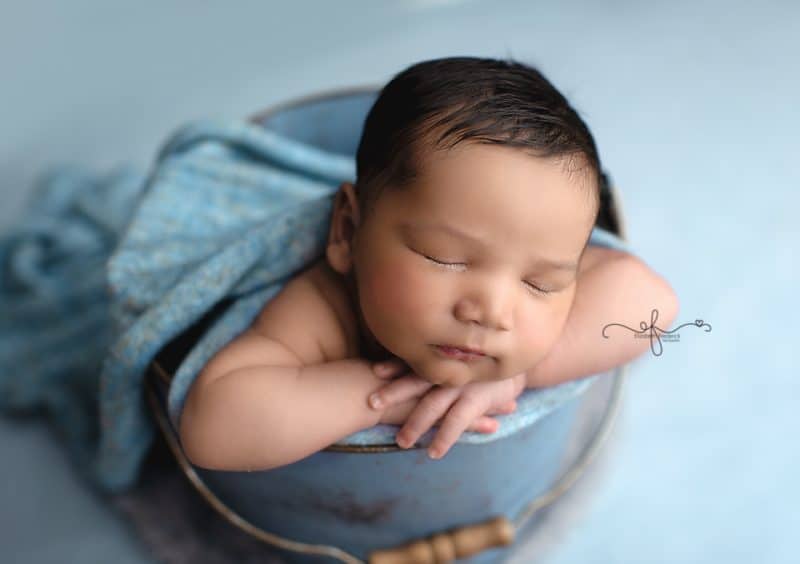 Newborn bucket pose | CT Newborn Photography elizabeth frederick photography