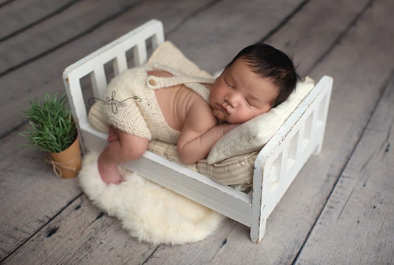 Bed prop pose newborn photography pose idea | CT Newborn Photographer | CT Newborn Photography Elizabeth Frederick Photography