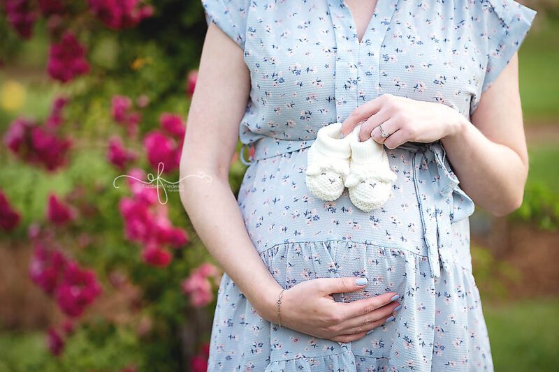 CT Maternity Photography session at Elizabeth Park West Hartford CT | CT Spring Mini Sessions | CT Elizabeth Park Mini Sessions