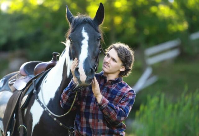 HM-Senior-9 Connecticut high school senior photos with horse on farm