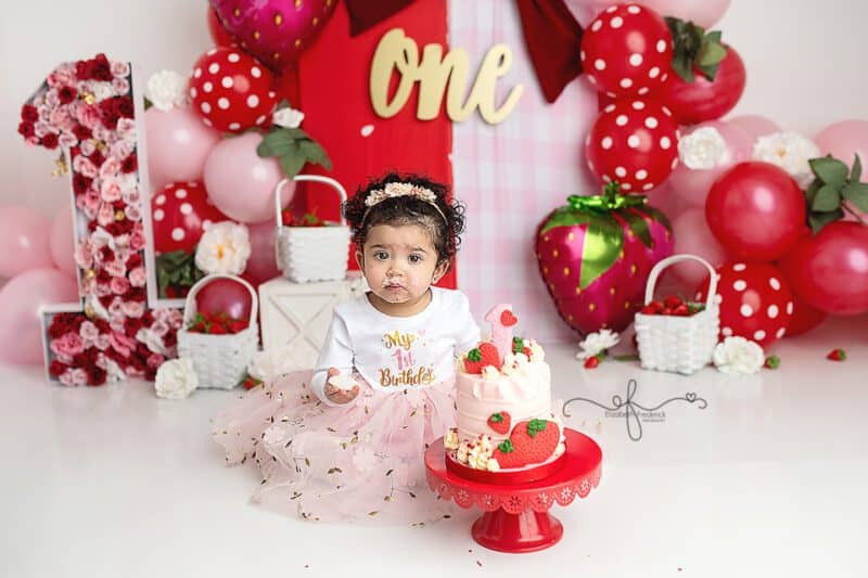 Berry first birthday smash cake session in Meriden CT by Connecticut smash cake photographer